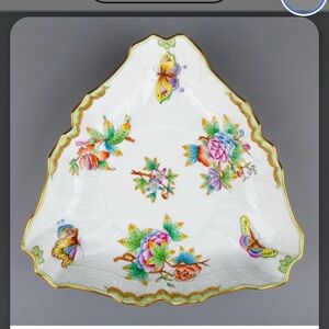 Herend Victoria triangle dish